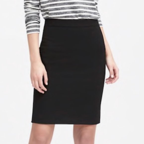 J. Crew Dresses & Skirts - J. Crew Lightweight Wool Blend Pencil Skirt 6